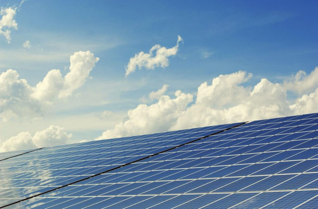 Pengaruh Teknologi Penyimpanan Energi pada Penggunaan Panel Surya