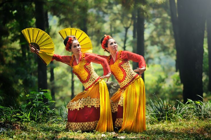 Mengenal Tari Tradisional di Indonesia, Jenis, Contoh & Sejarahnya